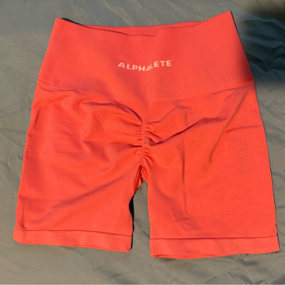 Alphalete Amplify Short 4.5” Pink Pixel Size Small NWOT - Picture 4 of 5
